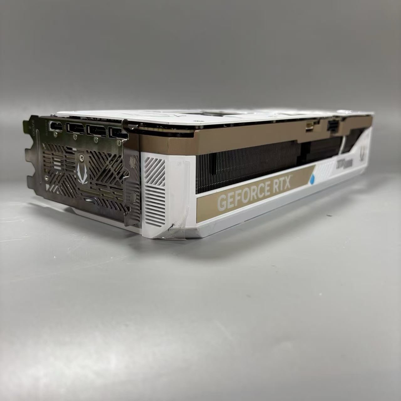 Zotac RTX 5090 Solid White GPU (No Core & VRAM, with Box and PCB)