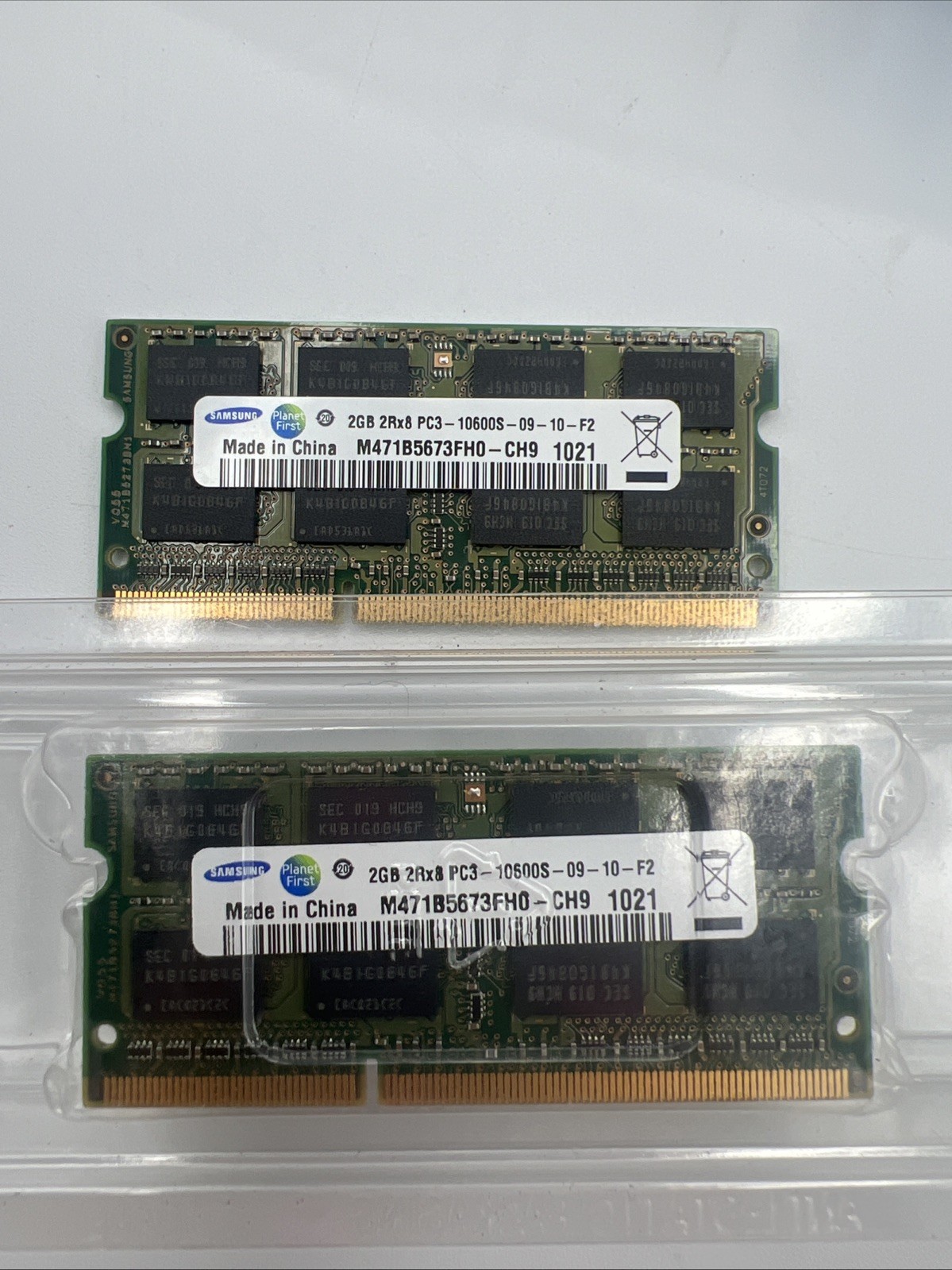 Samsung Laptop Memory RAM 2 X 2GB 4GB DDR3 PC3-10600S 204 Pins M471H0-CH9 1021