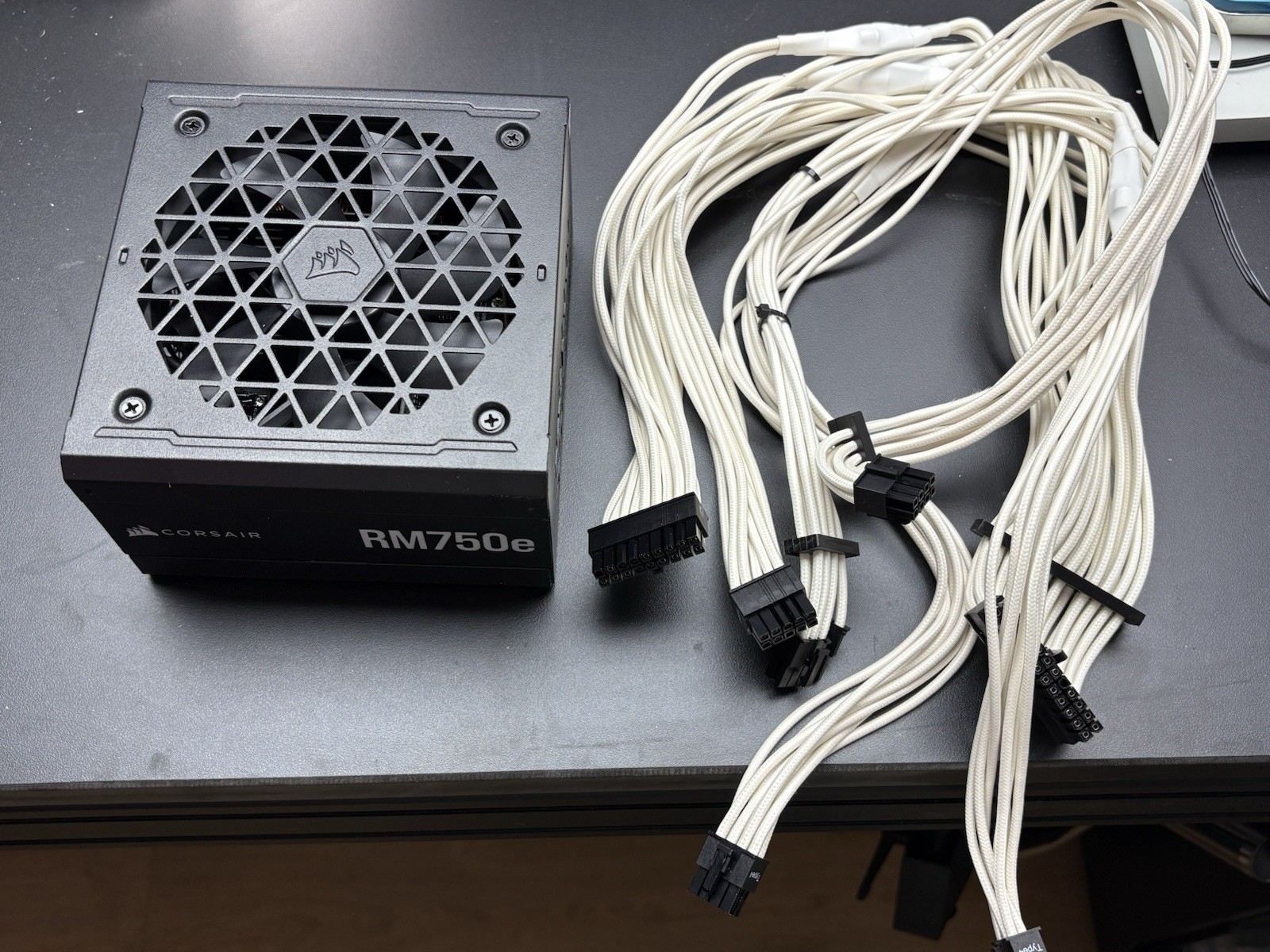 Corsair RM750e 750W ATX Modular Power Supply Unit, Black CP-9020262