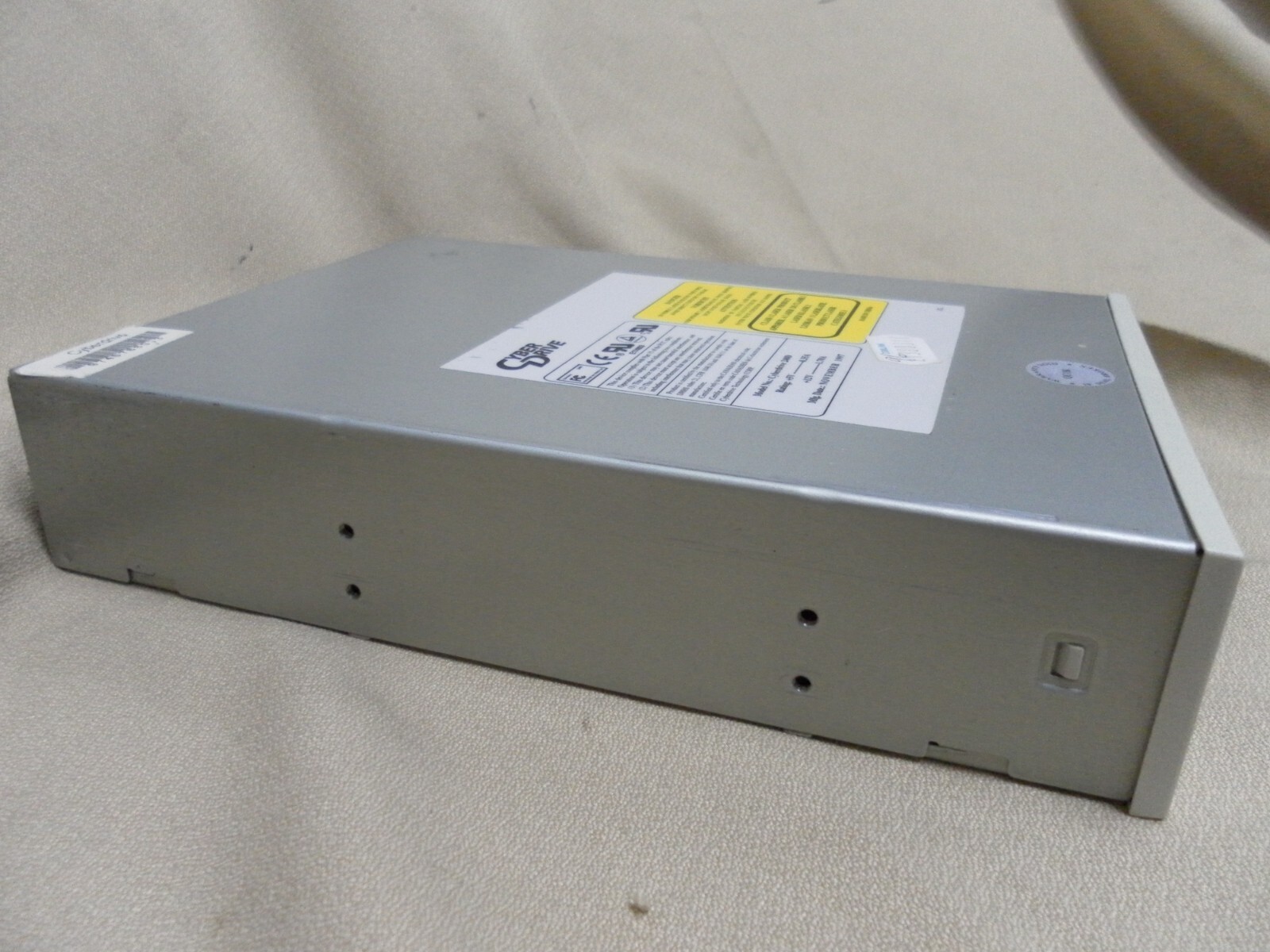 1997 Cyberdrive 24Xmax 240D CD-ROM Drive