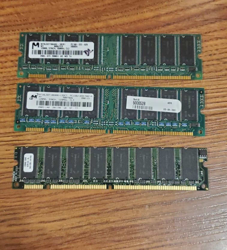 lot of 4 128 MB SDRAM 168 pin memory