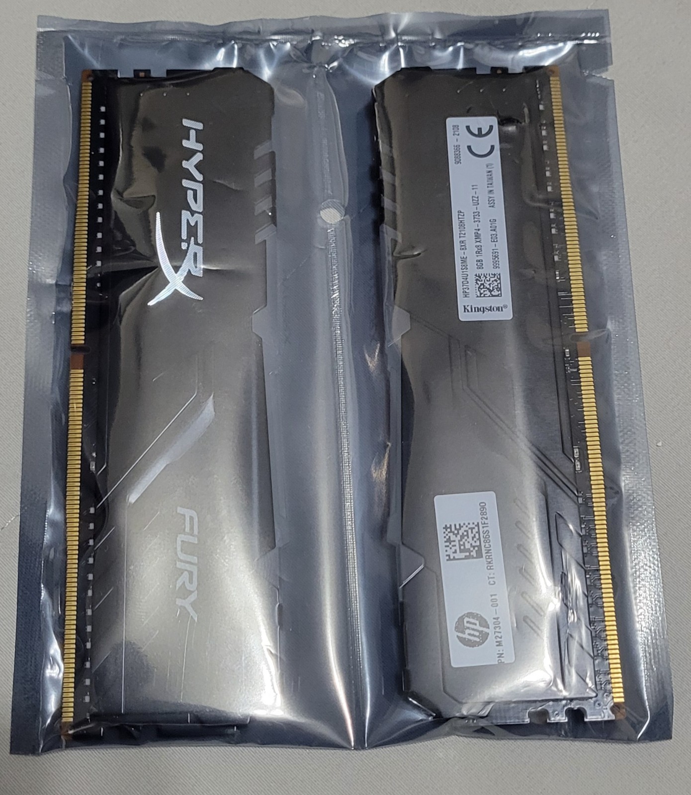 HP Kingston HyperX Fury RGB 16GB (2x8GB) DDR4 3733MHz RAM Kit M27304-001 RGB