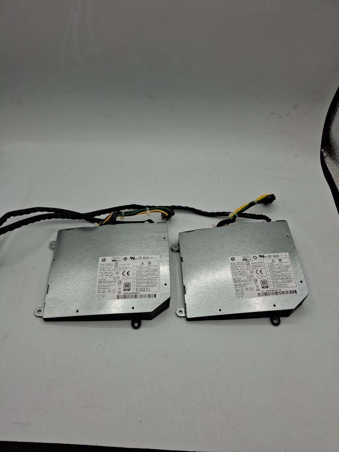 Lot of 2 HP APG001 AIO 12.1V 14.88A 180W Power Supply 902815-004