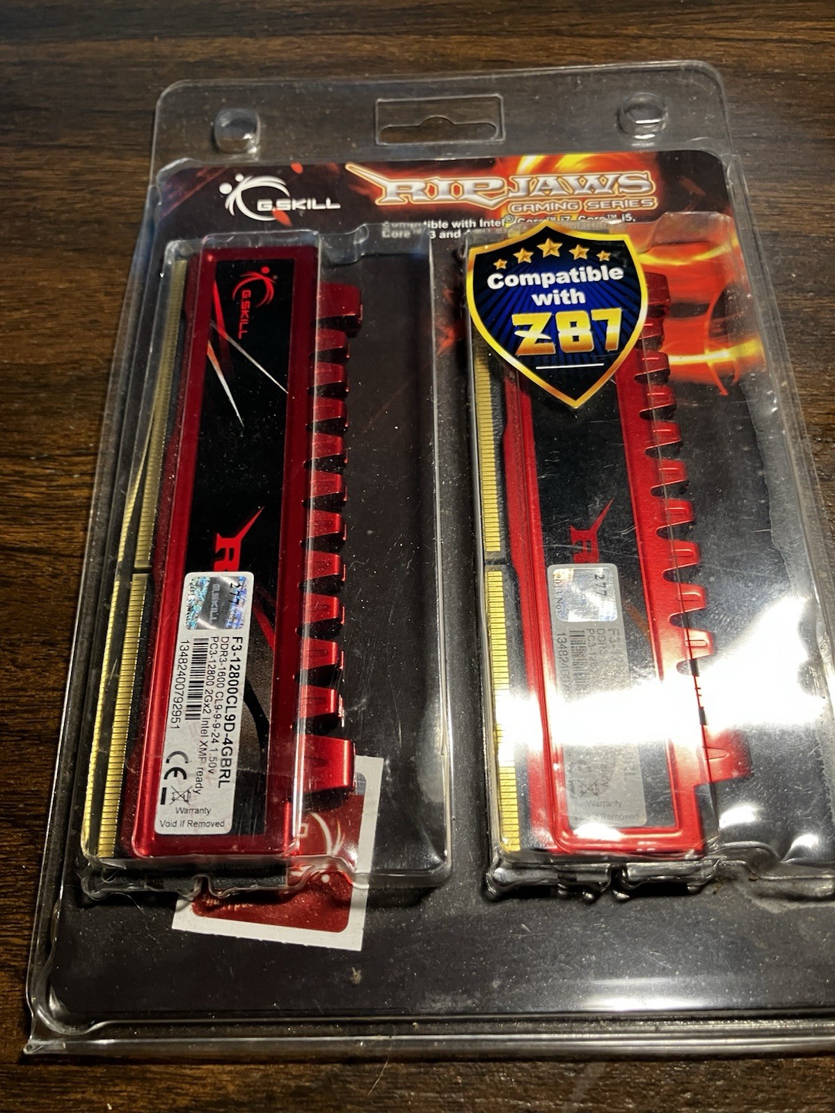Ripjaws 4GB (2GB X2) RAM: F3-12800CL9D-4GBRL: DDR3, G.Skill