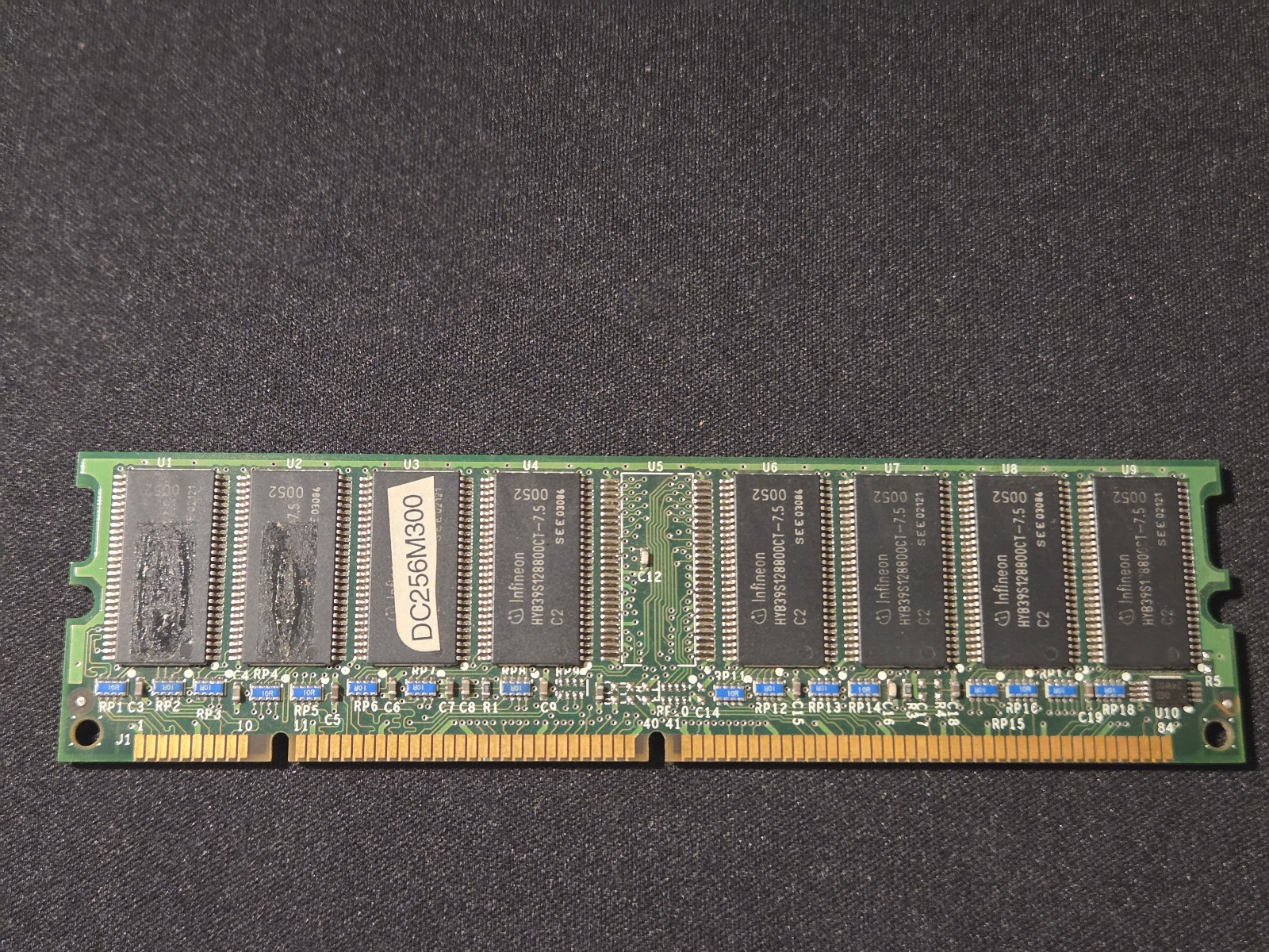 Infineon 256KB DDR-333 PC2700 CL2.5 DIMM Memory HYS64D32300GU-6-B
