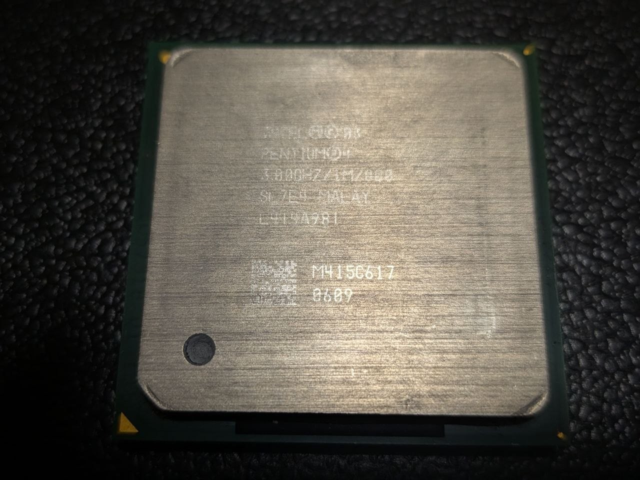 INTEL PENTIUM 4 PROCESSOR SL7E4/ 3.00Ghz/ 1M/ 800 MALAYSIA