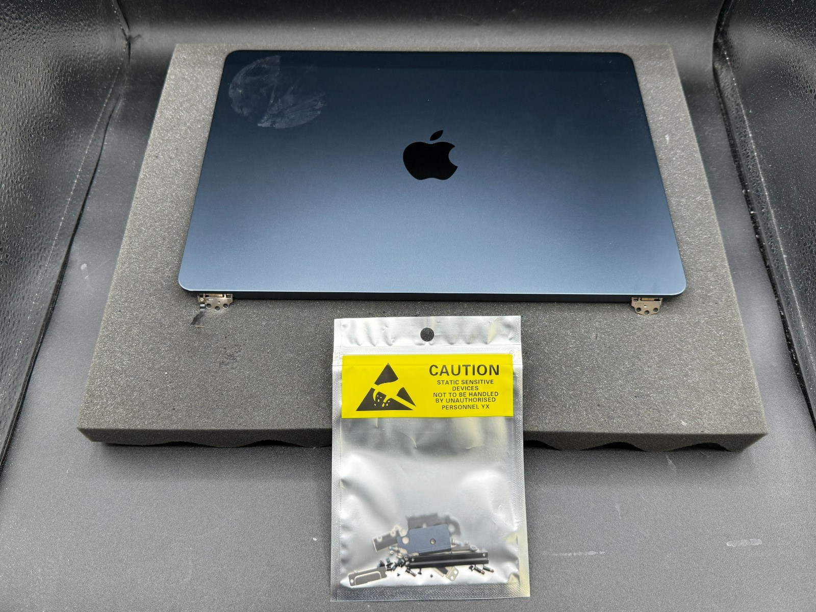 OEM Screen Replacement for Apple MacBook Air 13″ A3240 (2025) Midnight