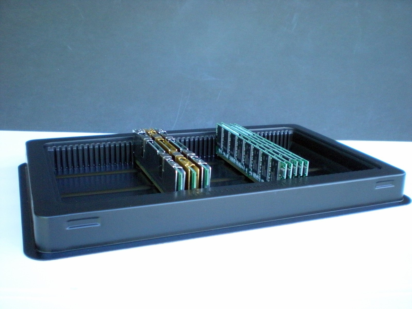 Long DIMM Memory Tray Holder for PC Server DDR DRAM Modules – (5 FITS 250) New