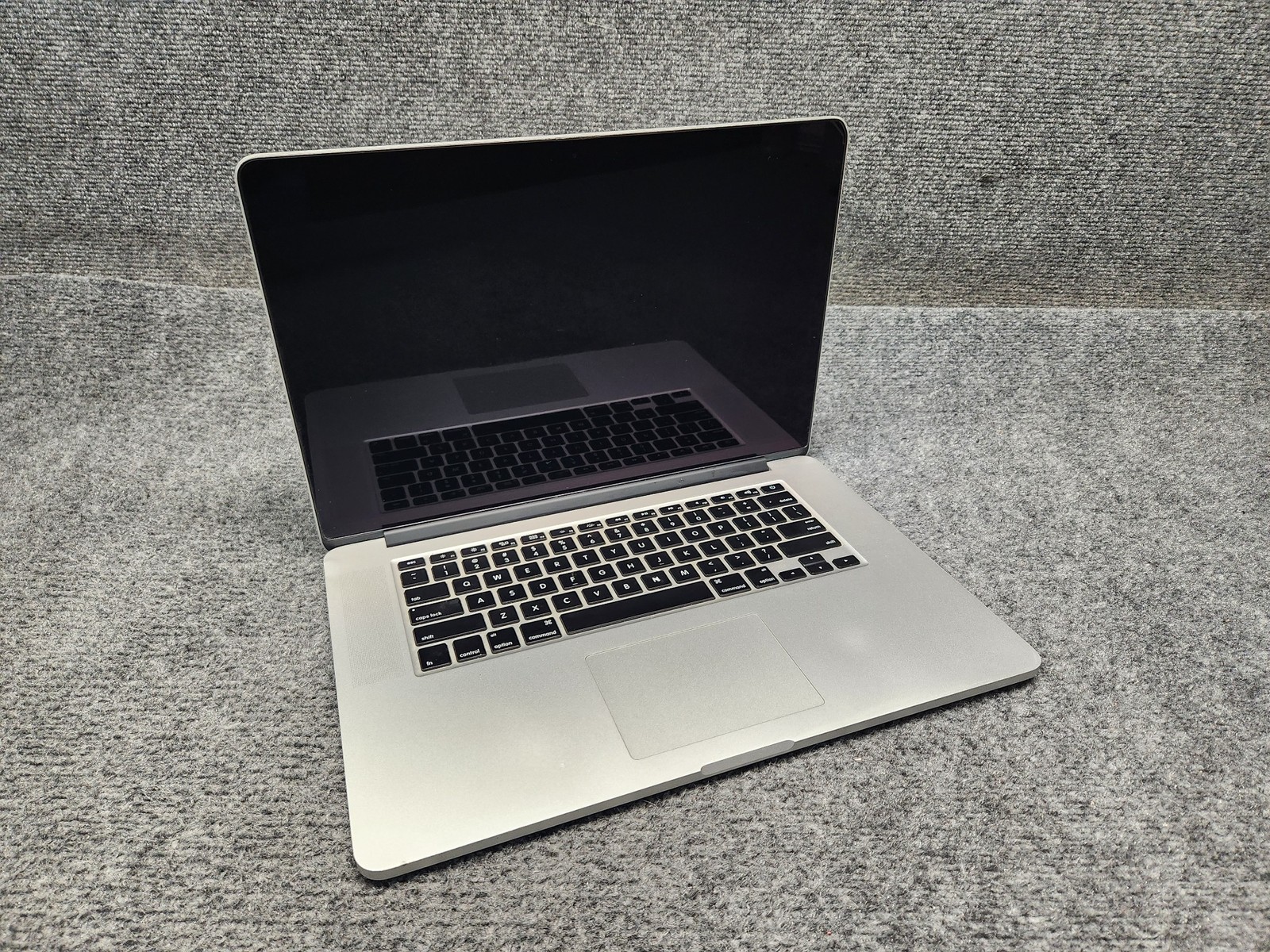 Apple A1398 MacBook Pro 15.4″ Laptop Screen/Case/Keyboard ONLY *No Motherboard*