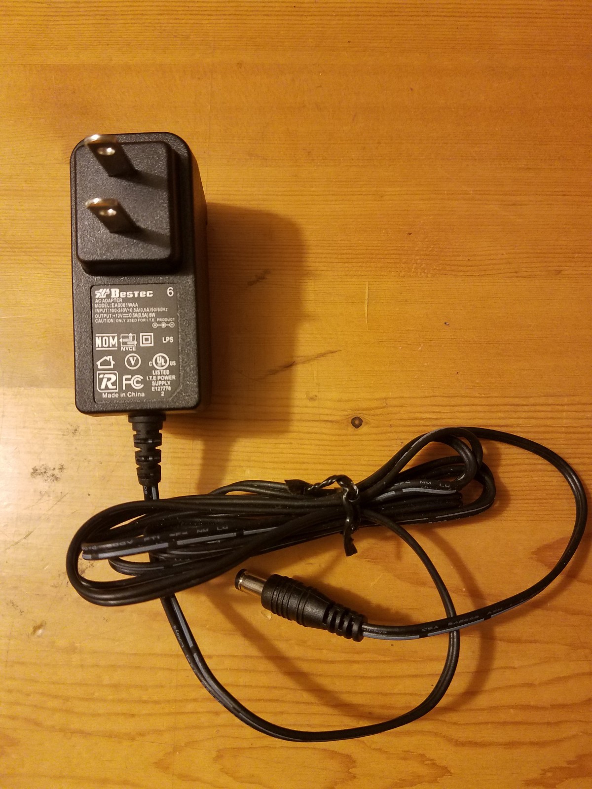 Bestec EA0061WAA AC Adapter 100-240V Output 12.0V 0.5A