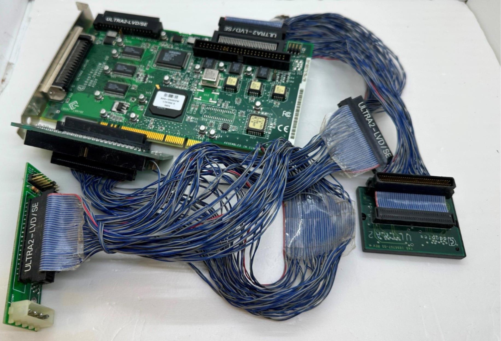 Adaptec AHA-2930U2WUltra2-LVD/SE PCI SCSI Controller Card + Cables + Components