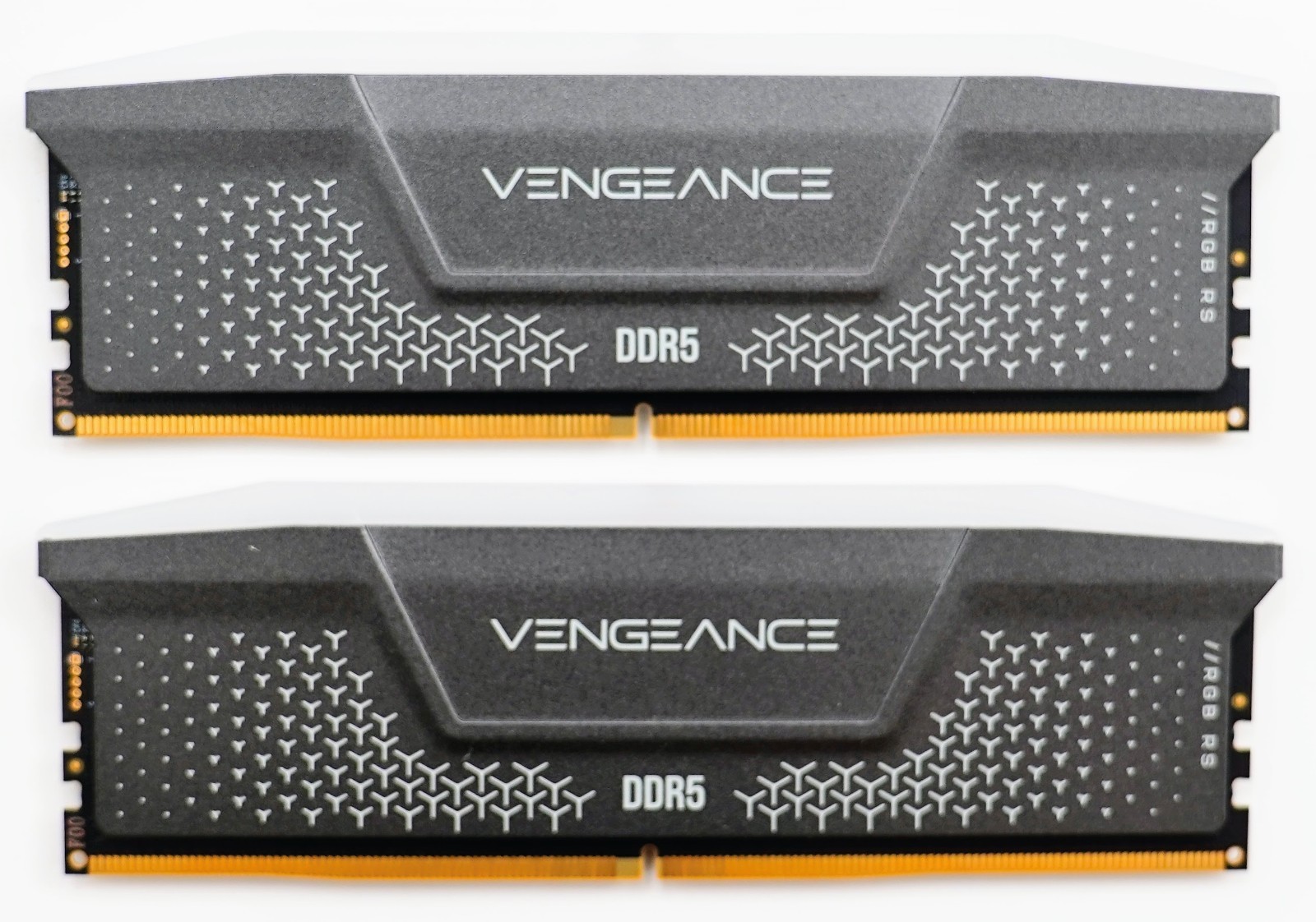Corsair Vengeance RGB 64GB (2 x 32GB) RAM DDR5 6000MHz CL40 – CMG64GX5M2D6000Z40