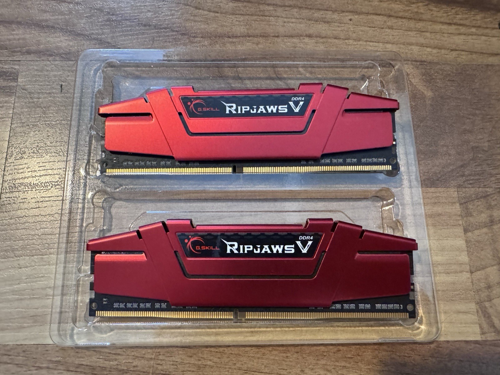 G.Skill Ripjaws V 16GB DDR4 2400 RAM (2 x 8GB) F4-2400C15D-16GVR