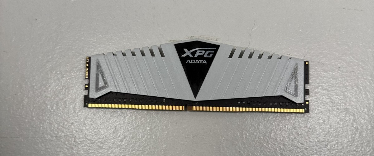 Desktop RAM ADATA XPG 16GB (2x8GB) DDR4-3000 PC4-24000 AX4U300038G16-BWZ