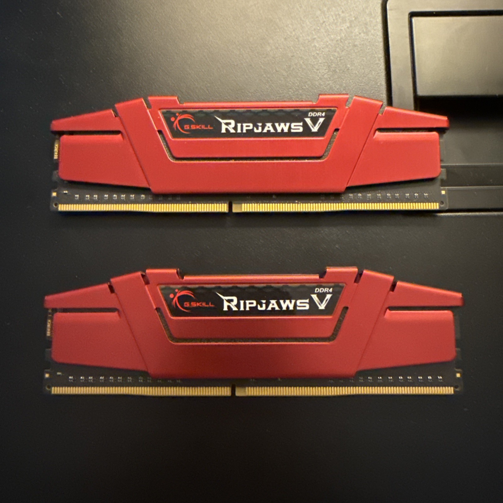 G.Skill Ripjaws V Series 16GB (2 x 8GB) 288-Pin DDR4 SDRAM DDR4 2400 (PC4 19200)