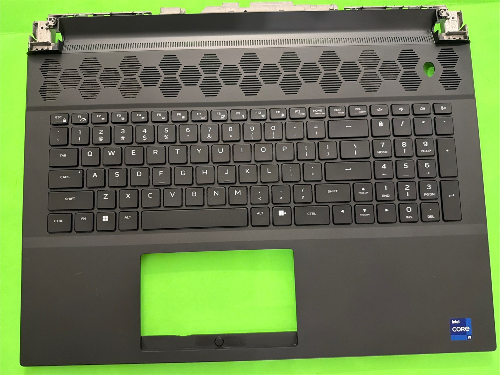 Dell ALIENWARE M18 R1 Palmrest W/Backlit US Kbd – MVCNK 0MVCNK AW5,6