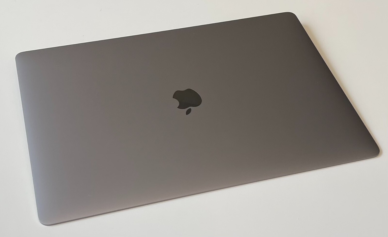 MacBook Pro 16″ A2141 2019 OEM LCD Screen Display Assembly Space Gray Grade A