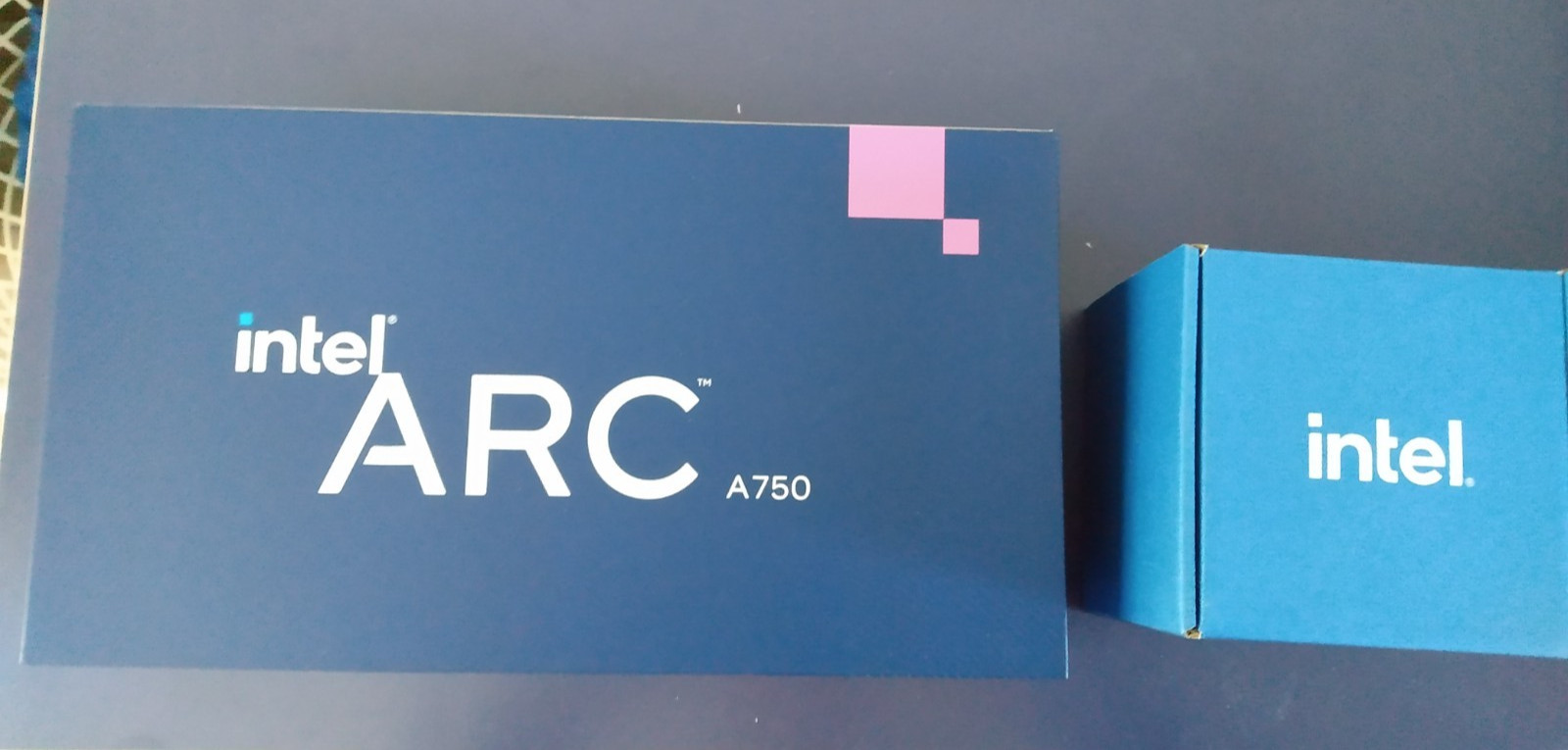 Intel Arc A750 Limited Edition 8GB GDDR6, Intel Laminar Cooler