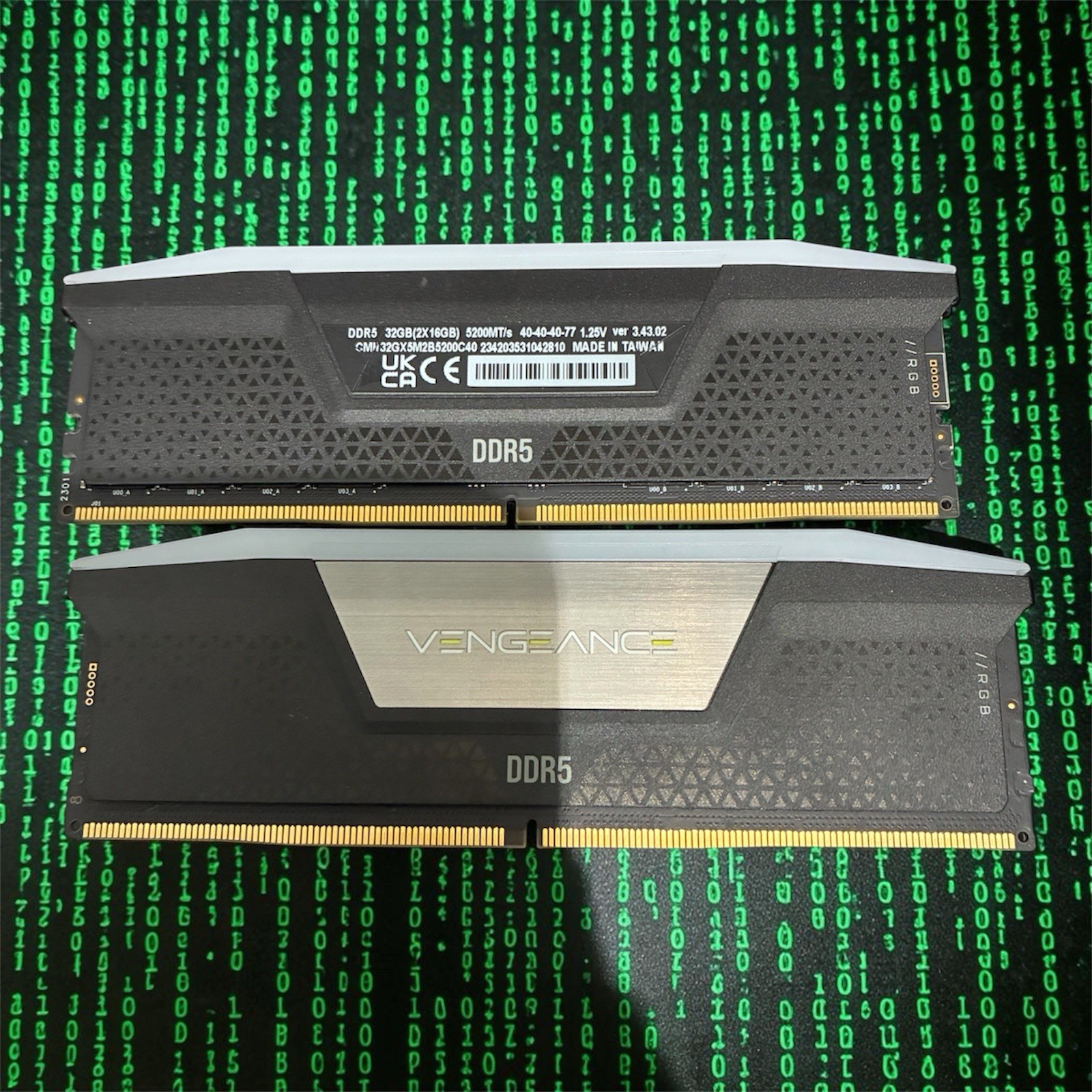 CORSAIR VENGEANCE DDR5 RAM 32GB (2x16GB)5200MHz CL40-40-40-77 1.25V Intel XMP
