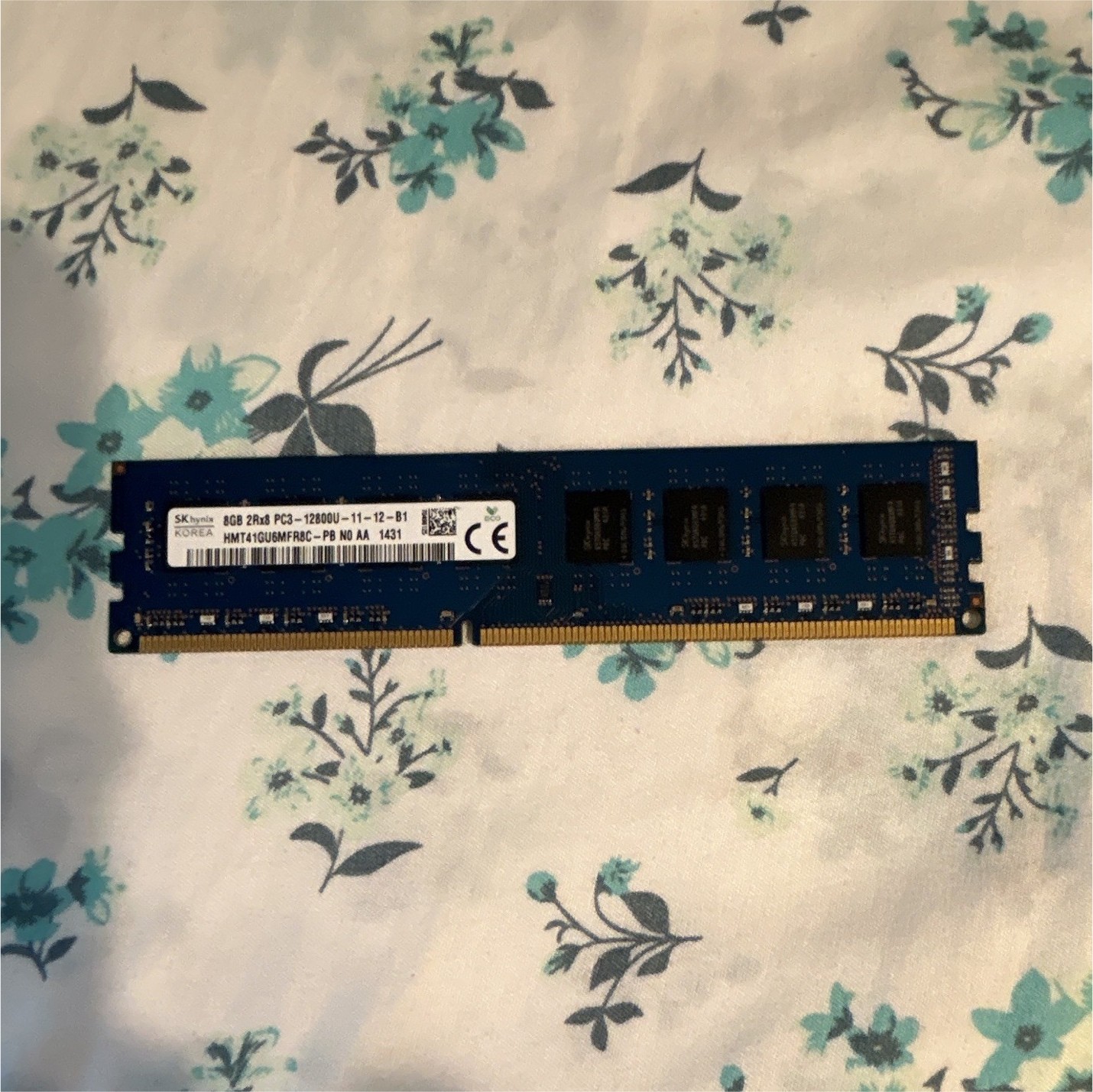 SK hynix 8GB DDR3 SDRAM PC3-12800U 240-Pin Unbuffered DIMM HMT41GU6MFR8C-PB