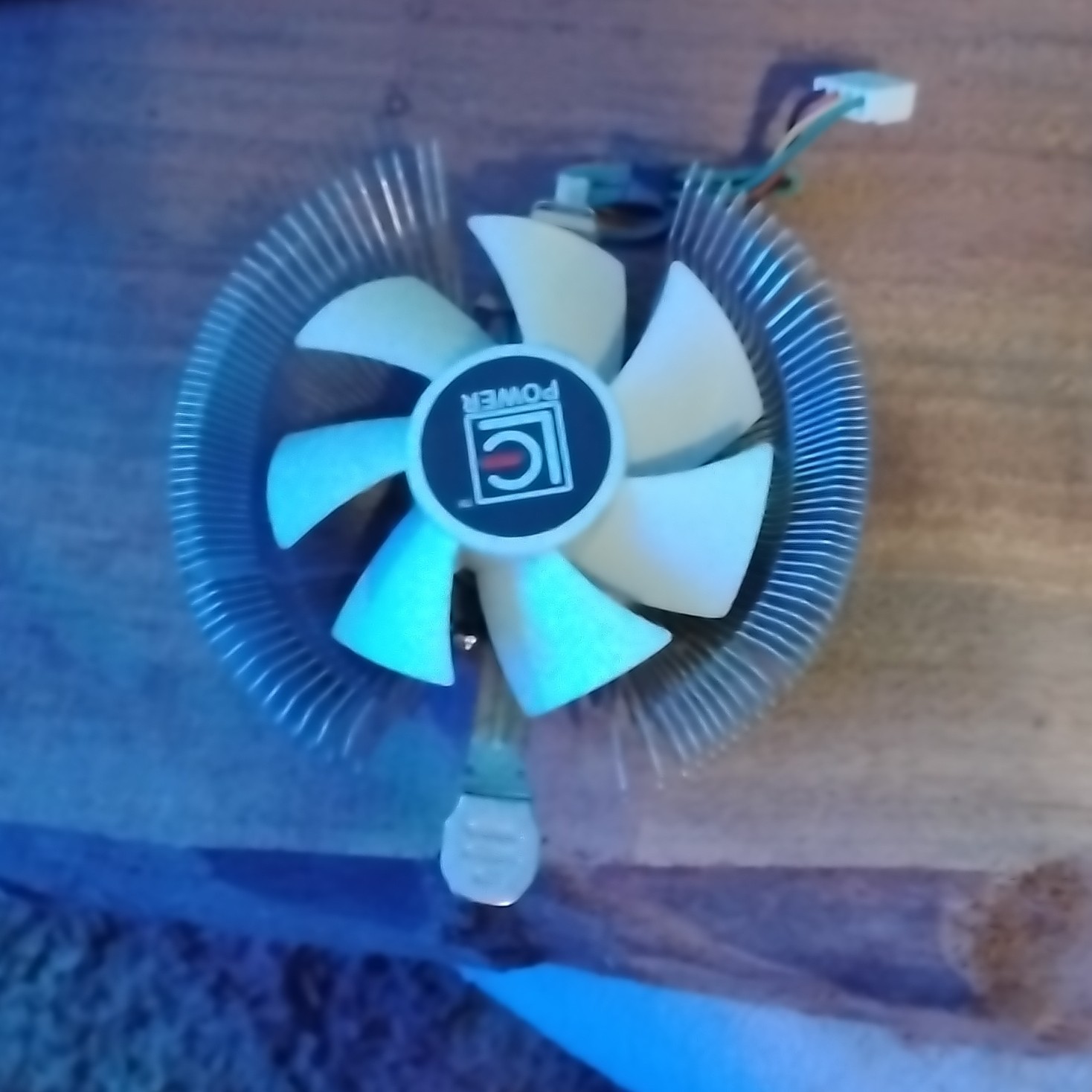 LC Power CPU Fan with Heatsink 4-Pin Aluminum Plastic White Silver