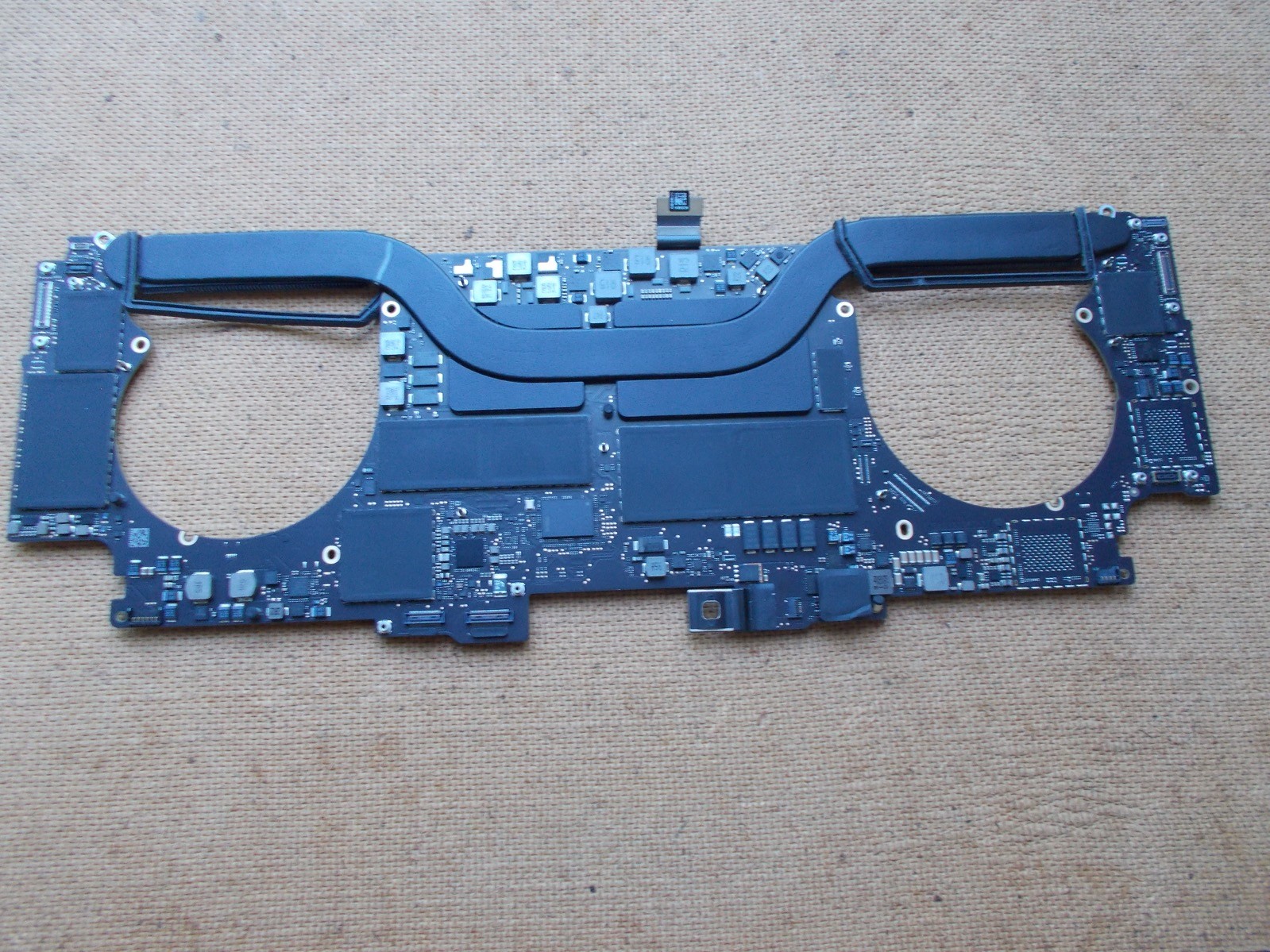 Apple MacBook Pro 15″ A1990 2018 Logic Board Parts/Repair