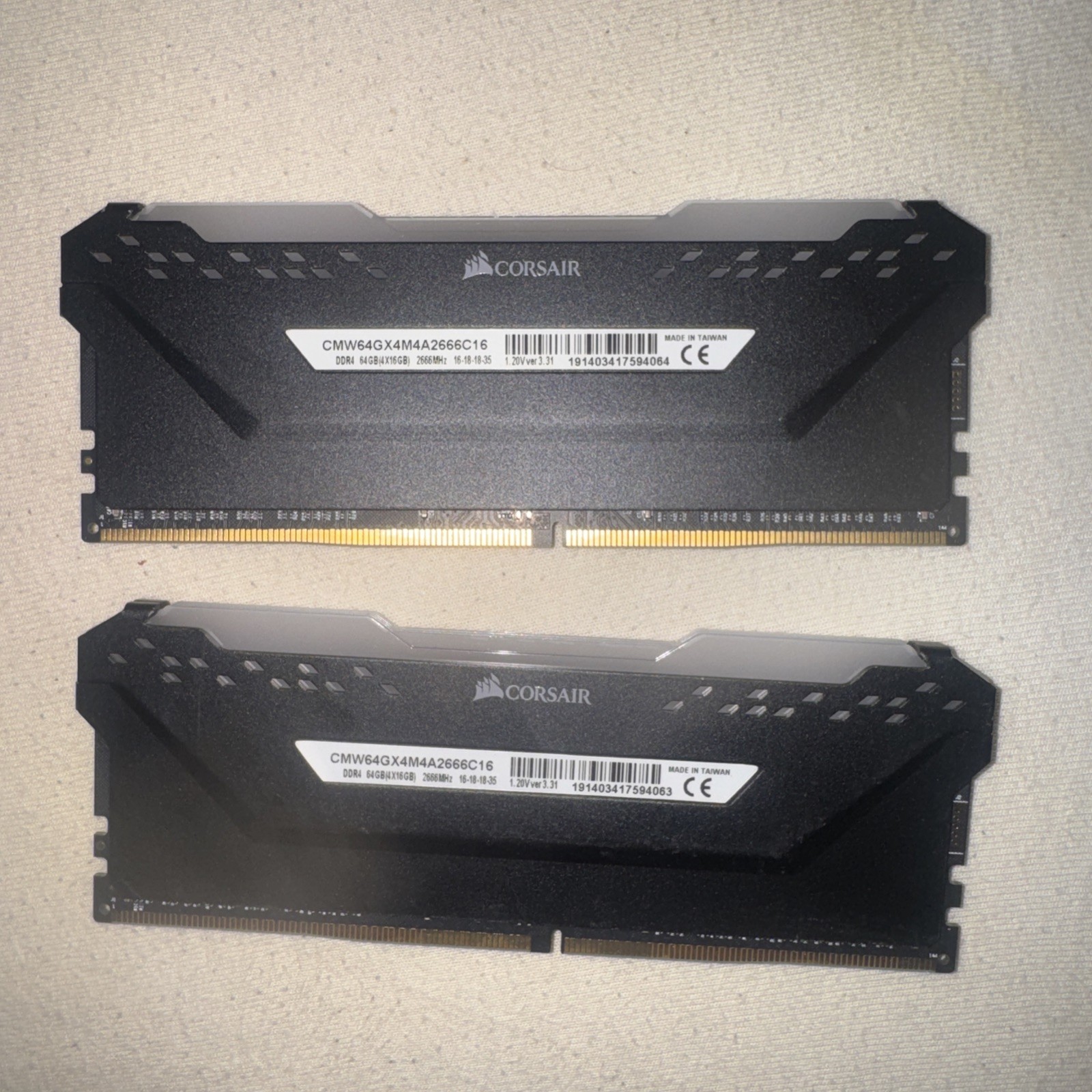 Corsair Vengeance RGB Pro 128gb (2x64GB) DDR4-2666 DIMM 288-Pin C16