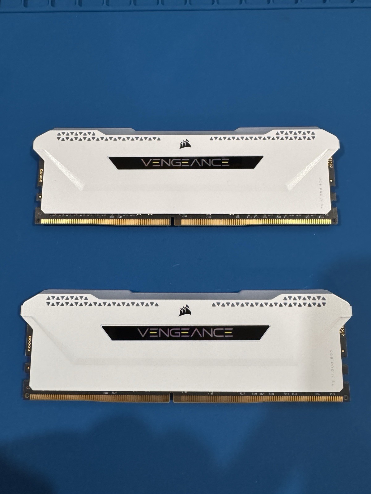 🐶Corsair Vengeance RGB Pro 32GB DDR4 3600MHz Memory White