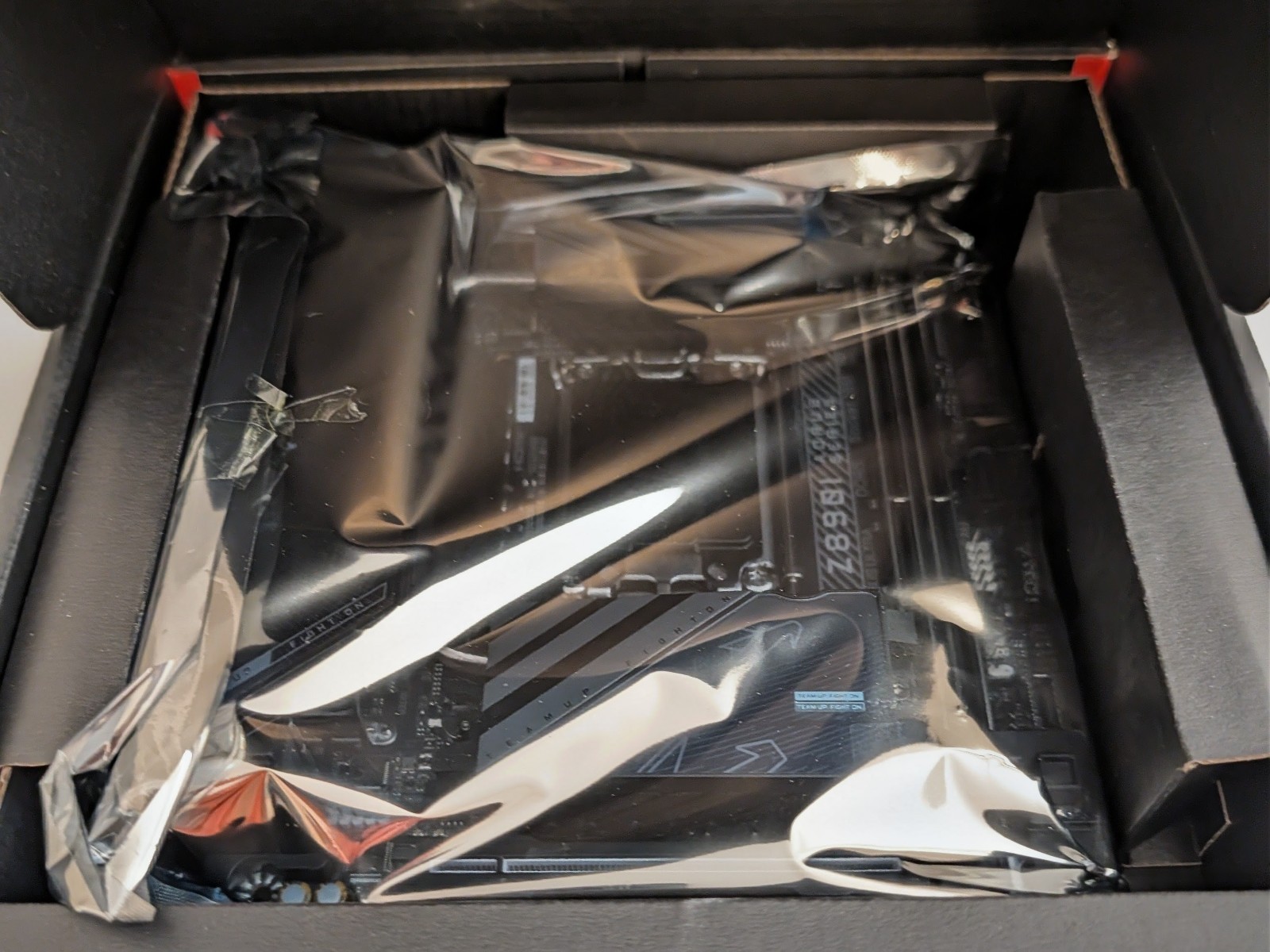 GIGABYTE Z890I AORUS ULTRA – Intel Core Ultra 2, LGA 1851, Mini-ITX, DDR5