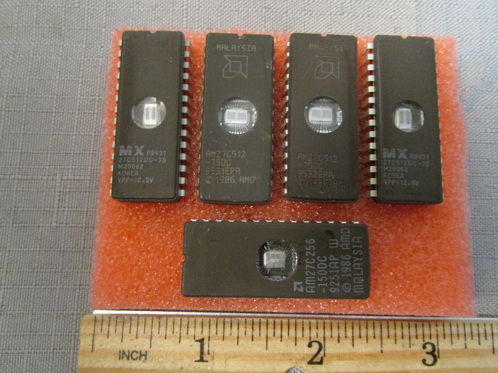 (5) Assorted DIP EPROMS (4) 27C512 and (1) 27C256