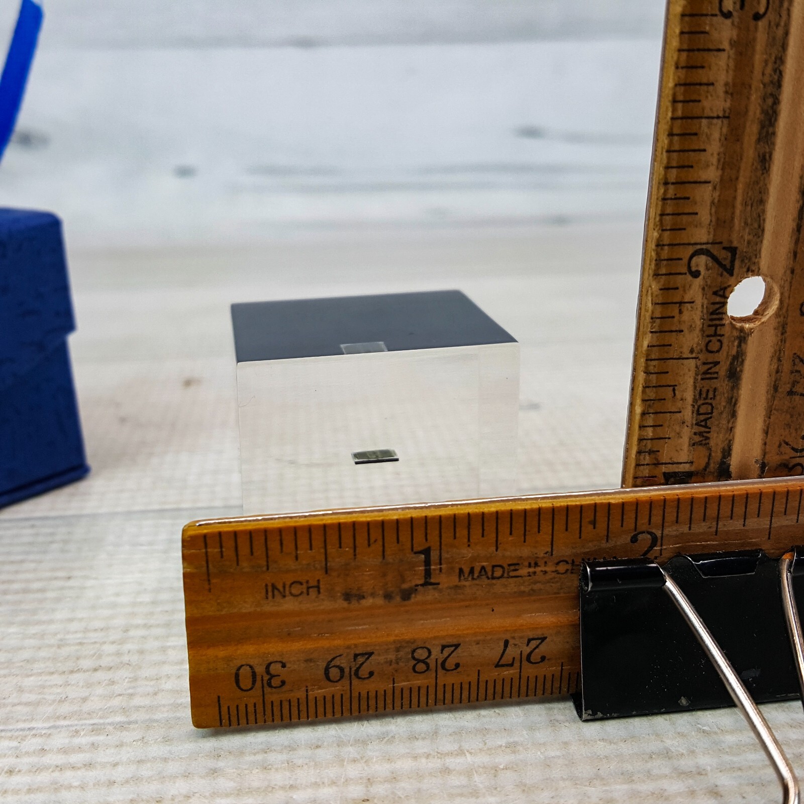 World’s First Single-Chip 32-Bit CPU HP 9000 WorkStation Acrylic Paperweight