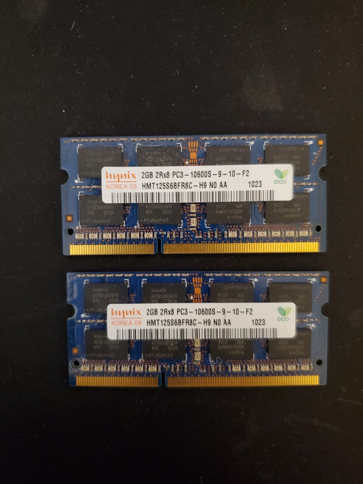 2 x Hynix 2GB 2RX8 PC3 – 10600S – 9 -10- F2 HMT125S6TFR8C – H9 N0 AA-C 1052