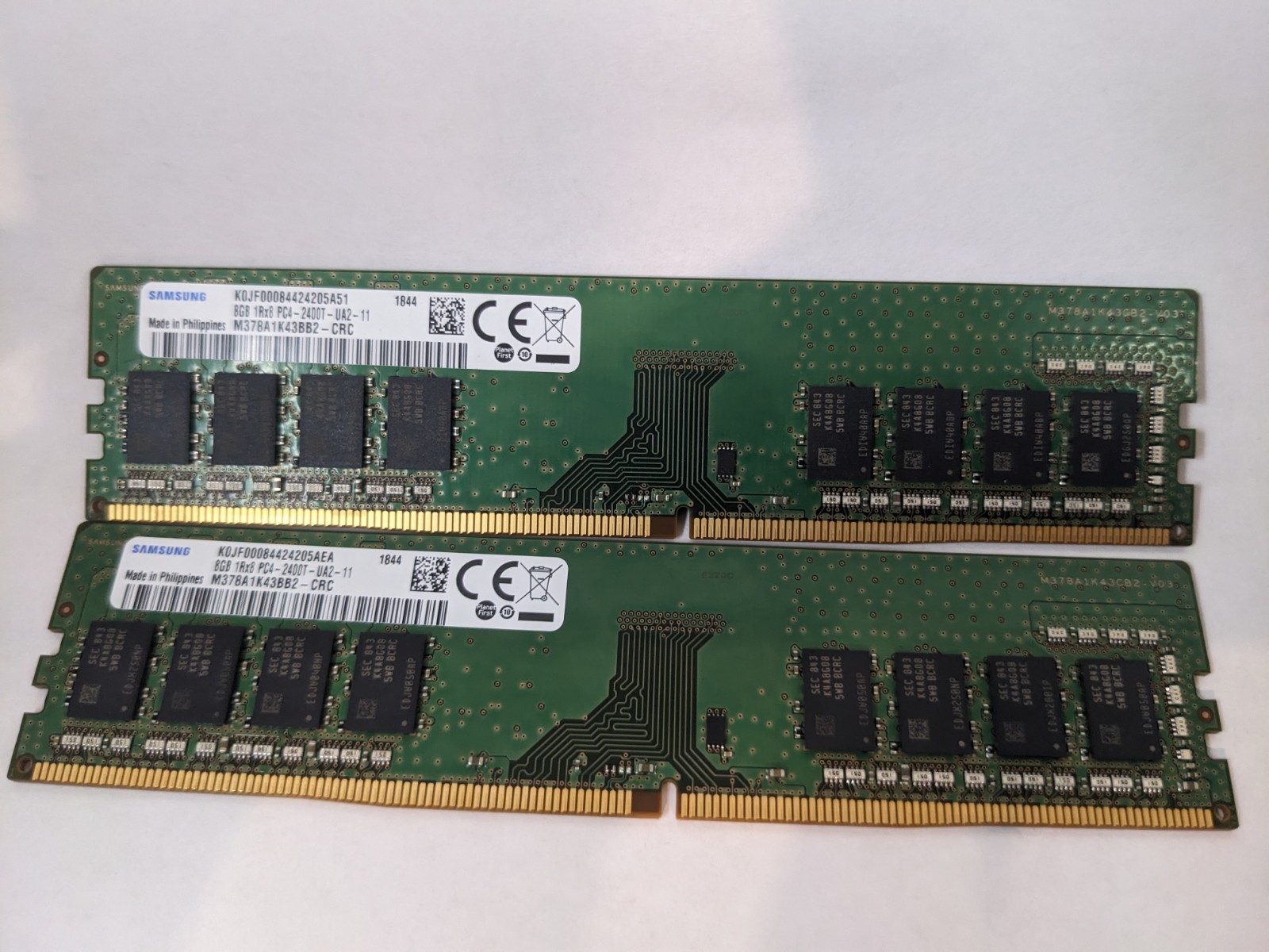 Samsung 8GB PC4-19200 (DDR4-2400) Memory (M378A1K43BB2CRC) LOT