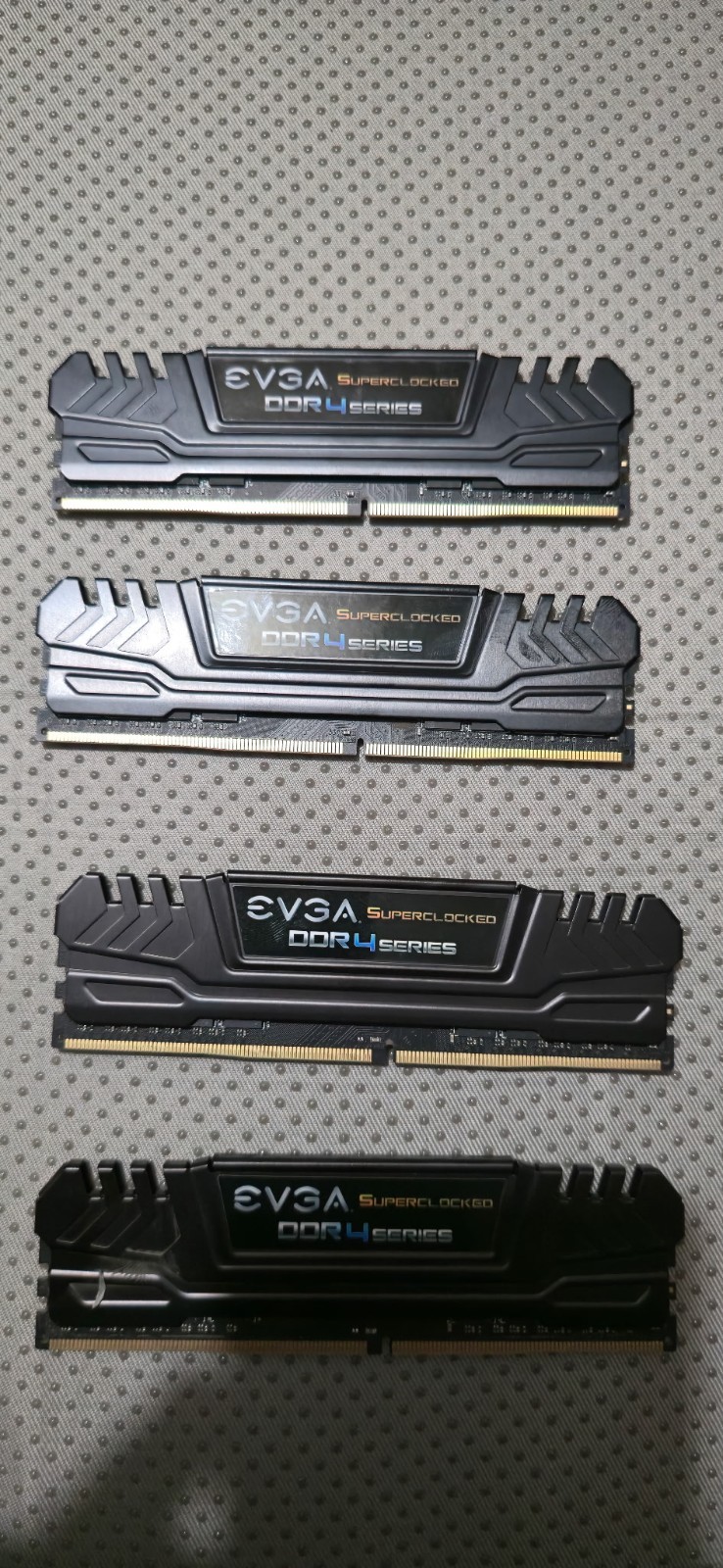 EVGA 32GB (4x8GB) DDR4 SDRAM UDIMM Desktop Memory 2400MHz – 16G-D4-2400-MR