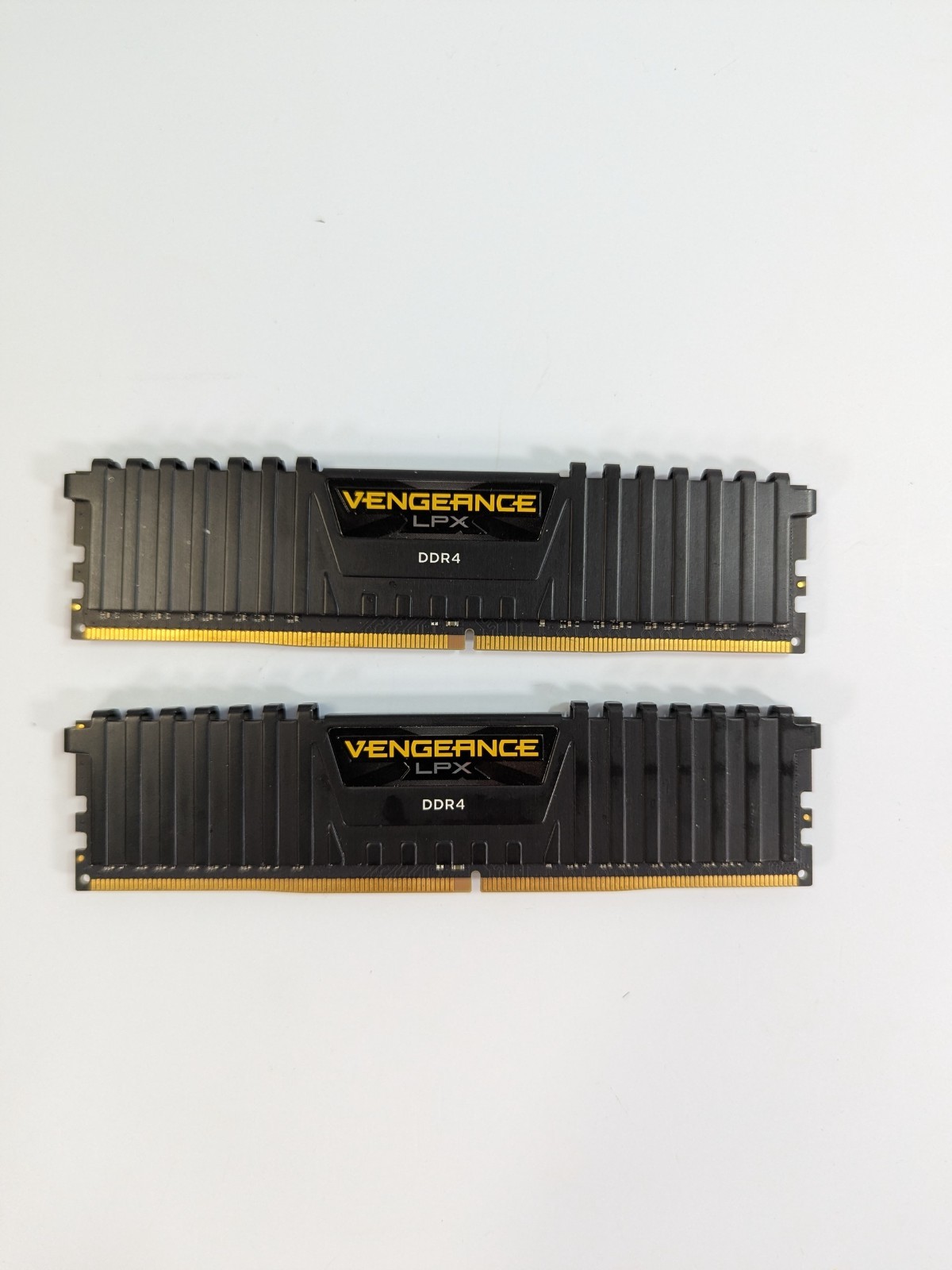 Corsair Vengeance LPX 16GB (2 x 8GB) PC4-28800 (DDR4-3600) cmk16x4m2d3600c18