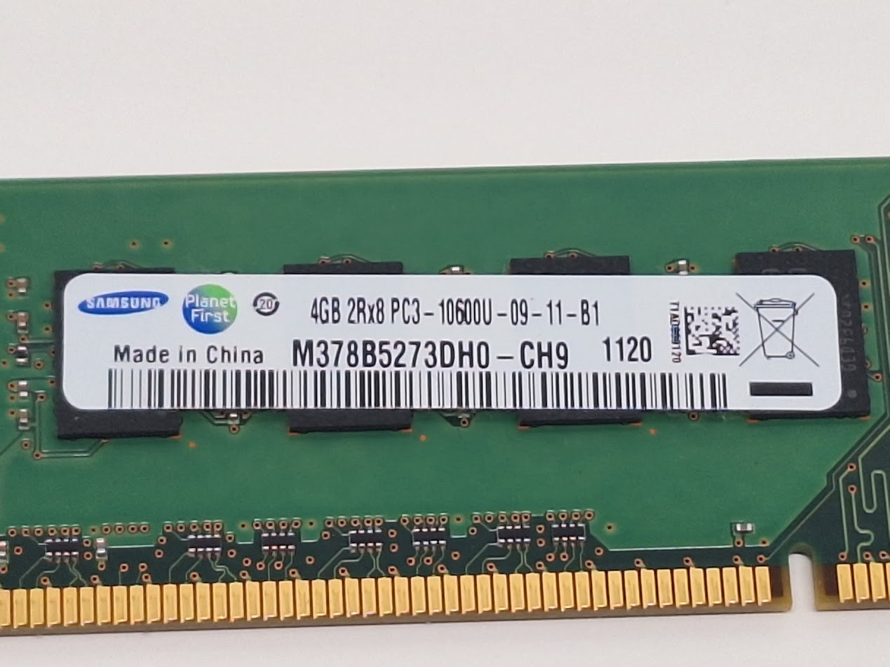 Samsung 4GB DDR3 2RX8 PC3-10600U 89Y9224 497158-D88 64Y9570 M378B5273DH0-CH9
