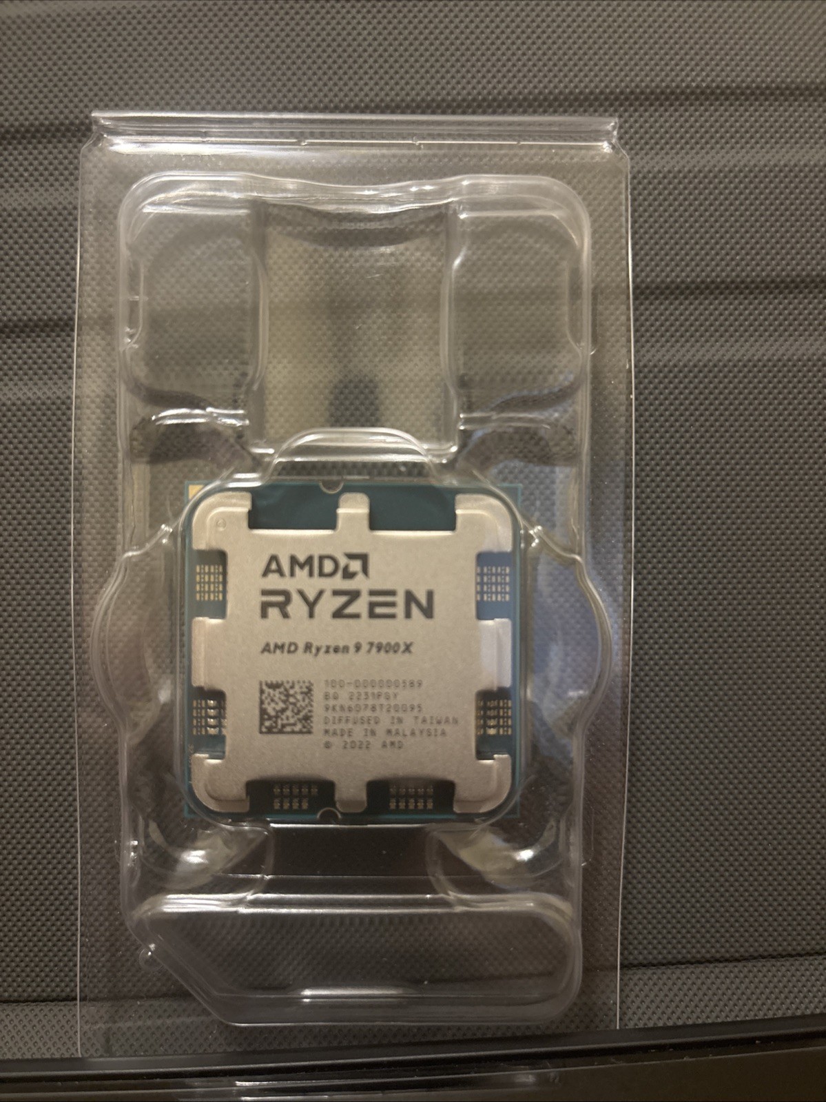AMD Ryzen 9 7900X Processor (5.4 GHz, 8 Cores, LGA 1718/Socket AM5) Box -…