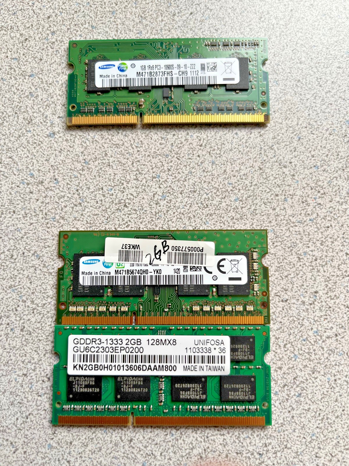 2x2GB + 1x1GB SODIMM memory