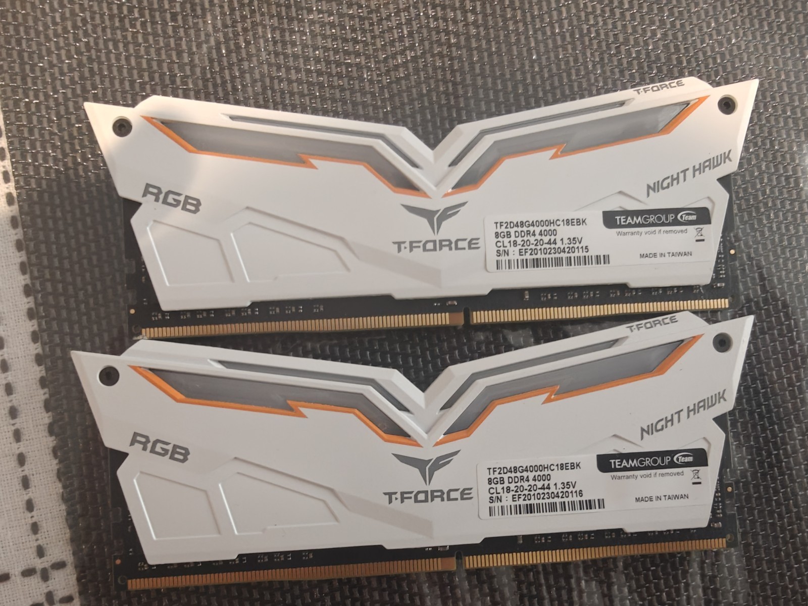 Team Group T-Force Night Hawk RGB DDR4 4000Mhz CL18 16GB Kit (2x8GB)