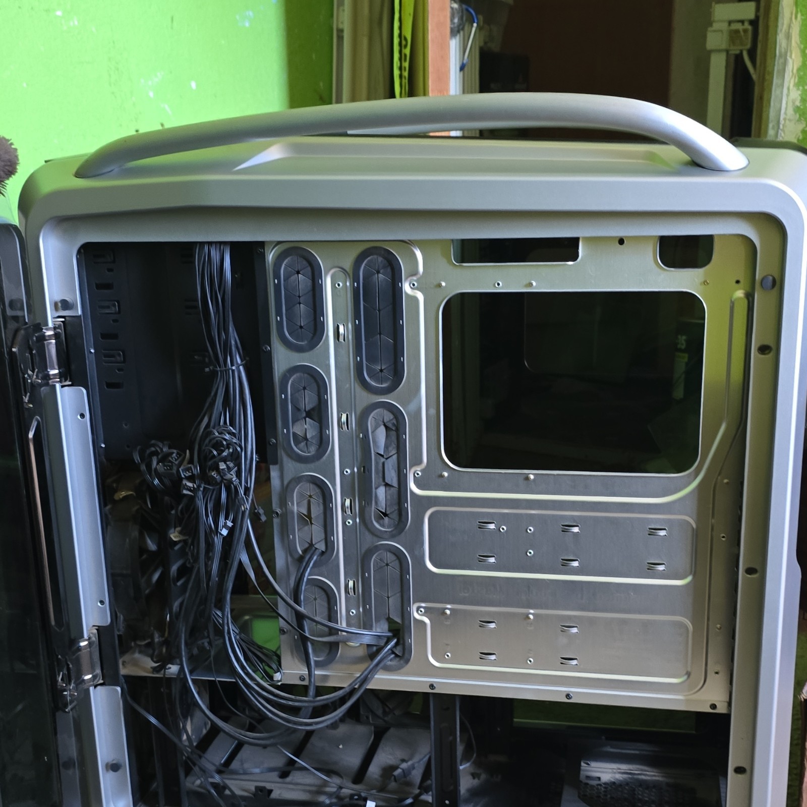 Cooler Master Cosmos ATX Full Tower Case Silver/Black Side Window USB Audio