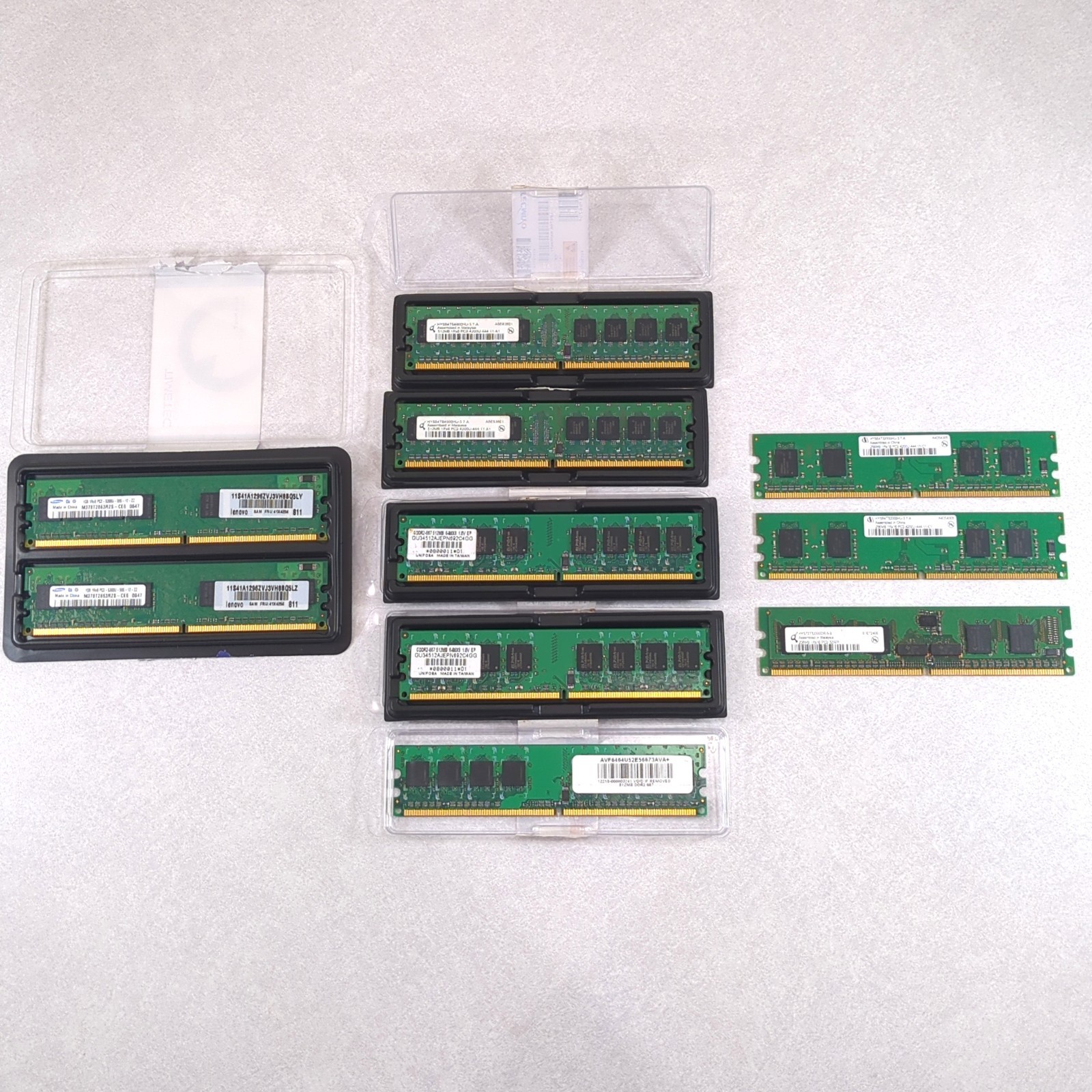 Lot of 10x DDR2 RAM Memory Sticks Samsung/Infineon – 2x 1GB, 5x 512MB, 3x 256MB