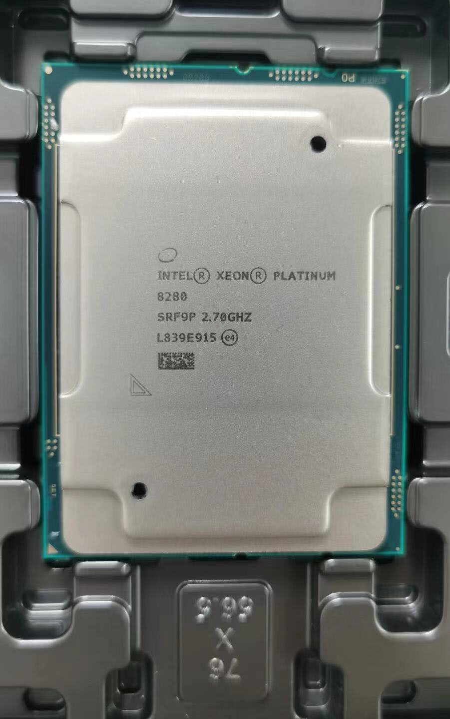 Intel Xeon Platinum 8280 Official Version CPU processor 28 cores 56 threads