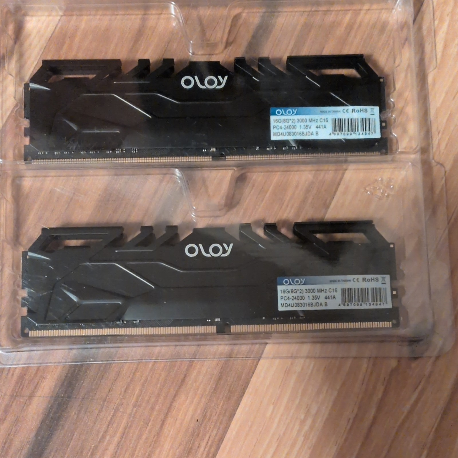 OLOy 16GB (2x8GB) DDR4-3000 MHz PC4-24000
