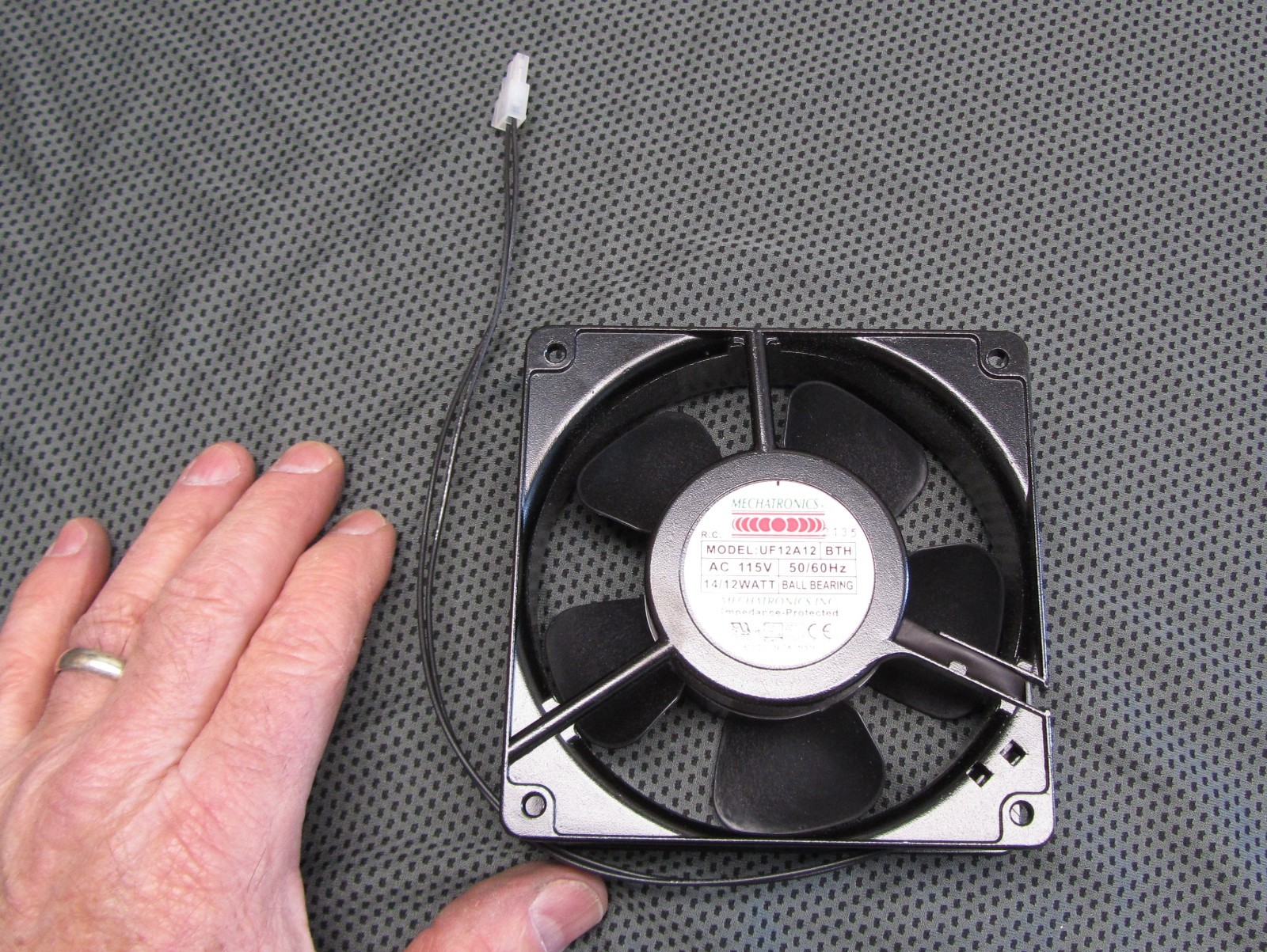 NEW Mechatronics UF12A12 Ball Bearing AC 115V 14/12 Watt Cooling Fan BTH Aluminu
