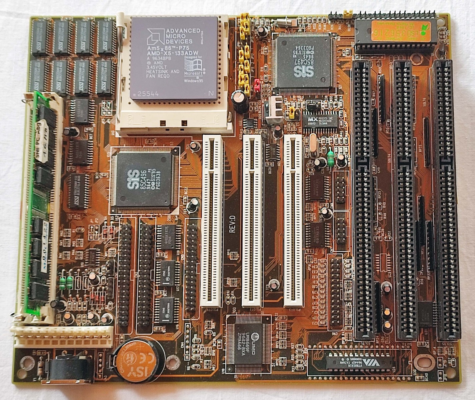 486 MAX – Lucky Star LS-486E Socket 3, AMD 5×86 at 160Mhz, 16MB EDO RAM