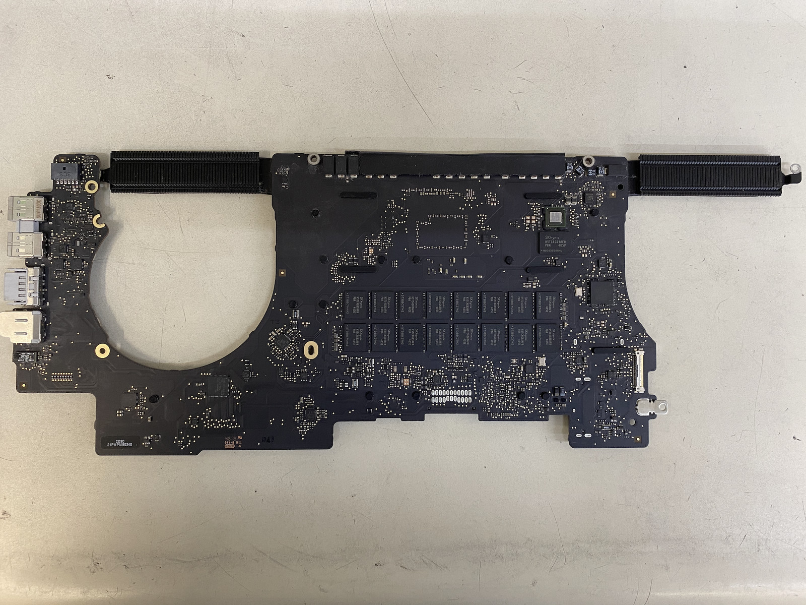 Apple MacBook Pro 15″ 2013 Logic Board 2.0 i7 16GB ME293LL/A 661-8304 A1398