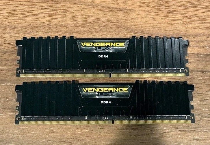 Corsair Vengeance LPX 32GB (2x16GB) DDR4 3000MHz DIMM RAM CMK32GX4M2B3000C15