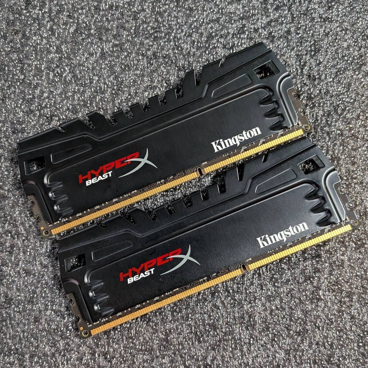 Kingston HyperX BEAST 16GB (2x8GB) DDR3-2400 PC3-19200 Memory Kit