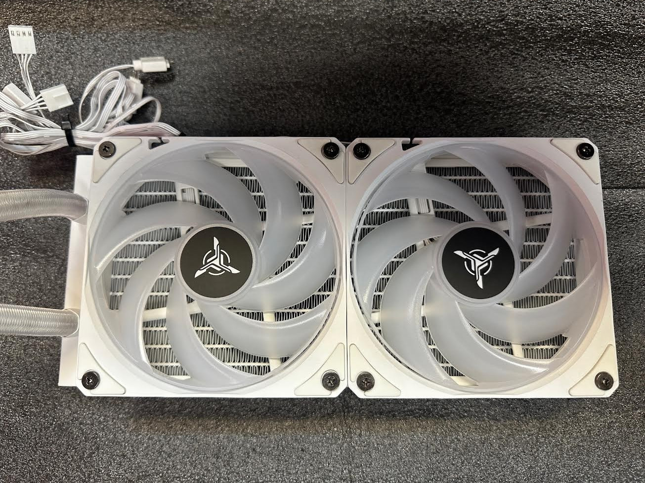 Levelplay LC M1-240 AIO Liquid cooler its a Skytech Edition white (USED)