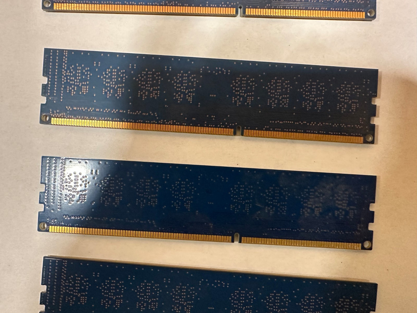 Hynix 2 GB DIMM 1333 MHz DDR3 Memory (HMT325U6CFR8C-H9) 4 pieces 8GB